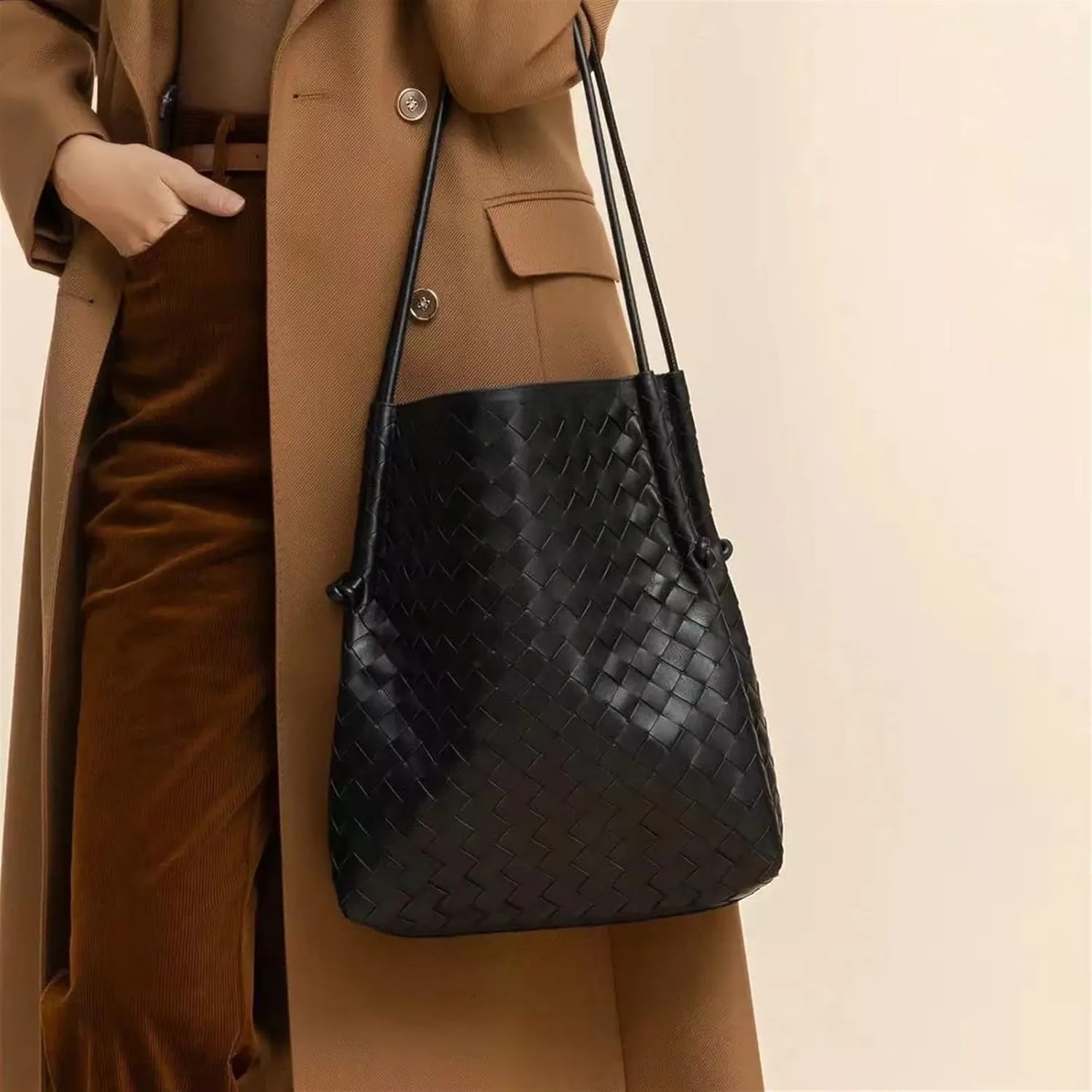 Woven Large Leather Shoulder Bag Large Capacity Tote Bag Genuine Leather Bucket Bag Armpit Bag(A)