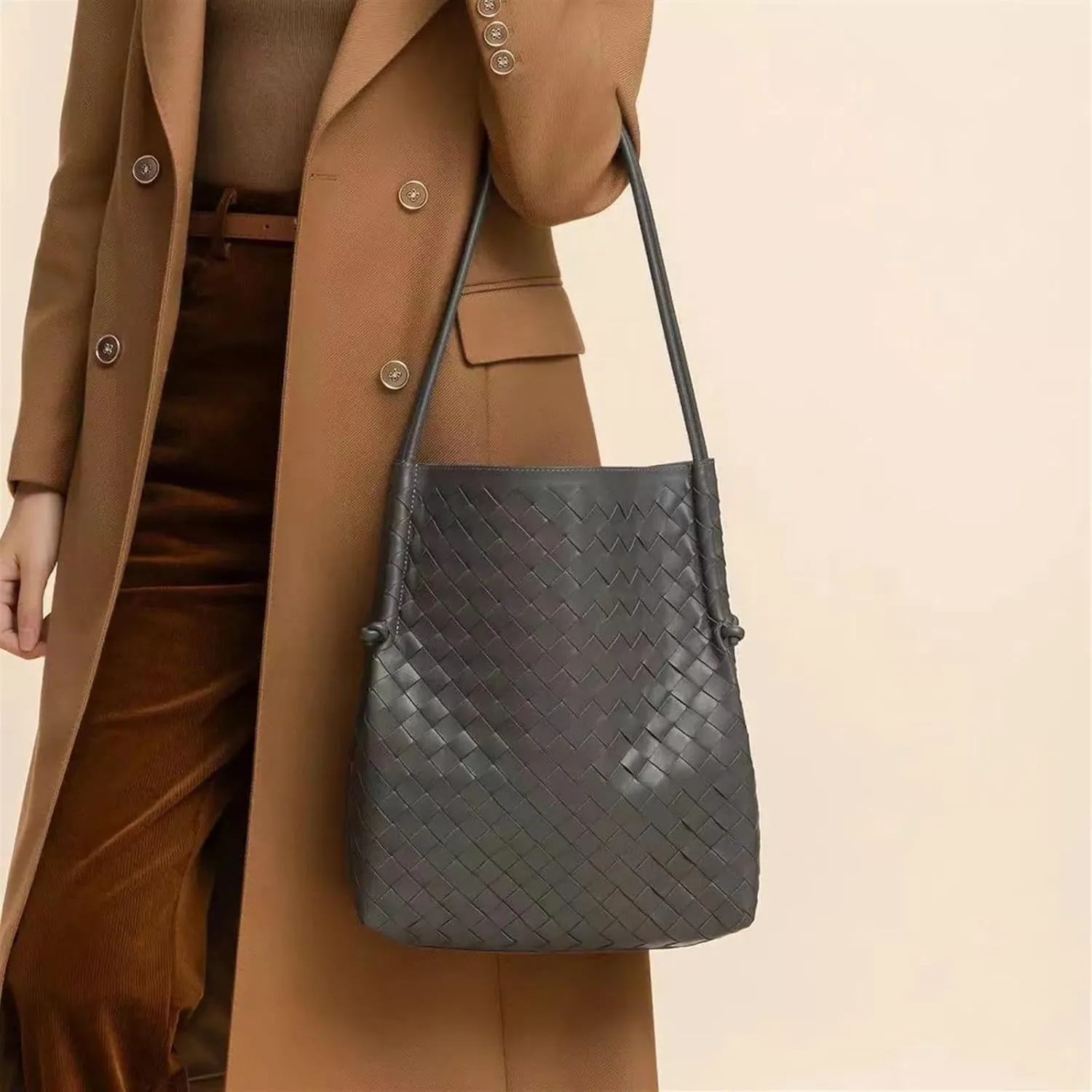 Woven Large Leather Shoulder Bag Large Capacity Tote Bag Genuine Leather Bucket Bag Armpit Bag(A)